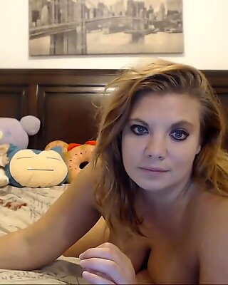 Bouncinbootie gives toy blowjob 20200908