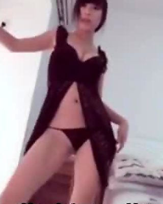 Pervert japanesse girl show her naked sexy body