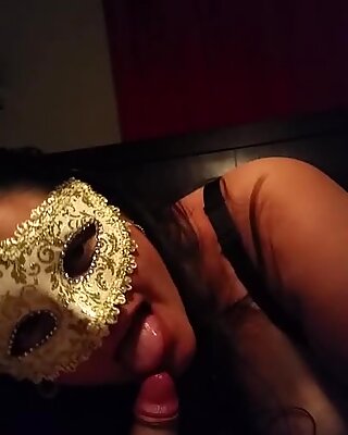 Robbysworld POV-speltid med maskerad BBW Latina