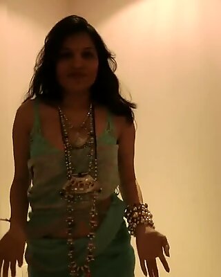Indiaanse erotische dansvideo van desi slet kavya sharma
