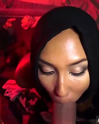 Babe arabe masturber les bordels afgan existent!