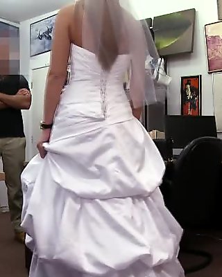 Gaun pengantin mengarah ke sebuah balas dendam fuck