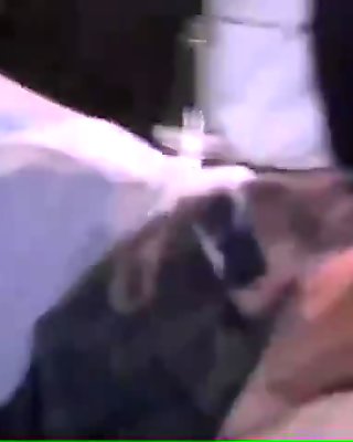 Vídeo. de Minhas mamalhuda loira jovem sendo fodida por 4 sem bege estranho's!