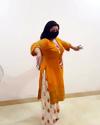 غادي إلى مانغا دى باكستانية مجاهرة الرقص مثير الرقص المجوهر